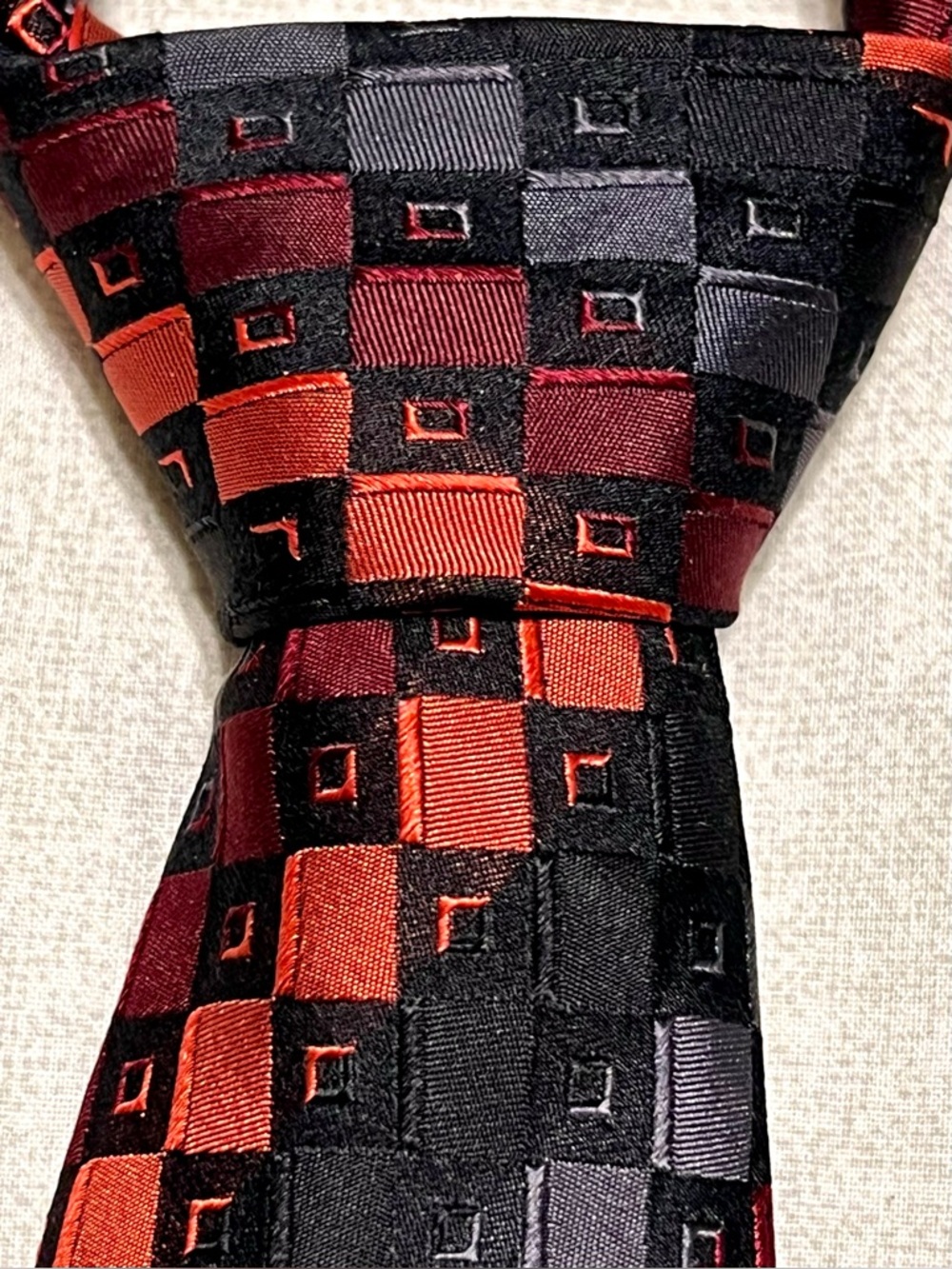 Pavone 100% Silk Geometric Striped Jacquard Tie